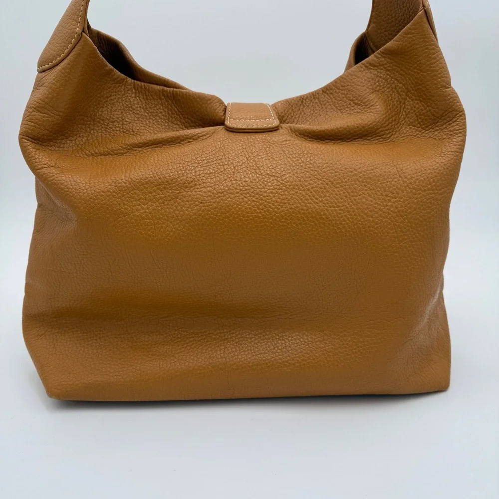 Dooney & Bourke minimalist providing